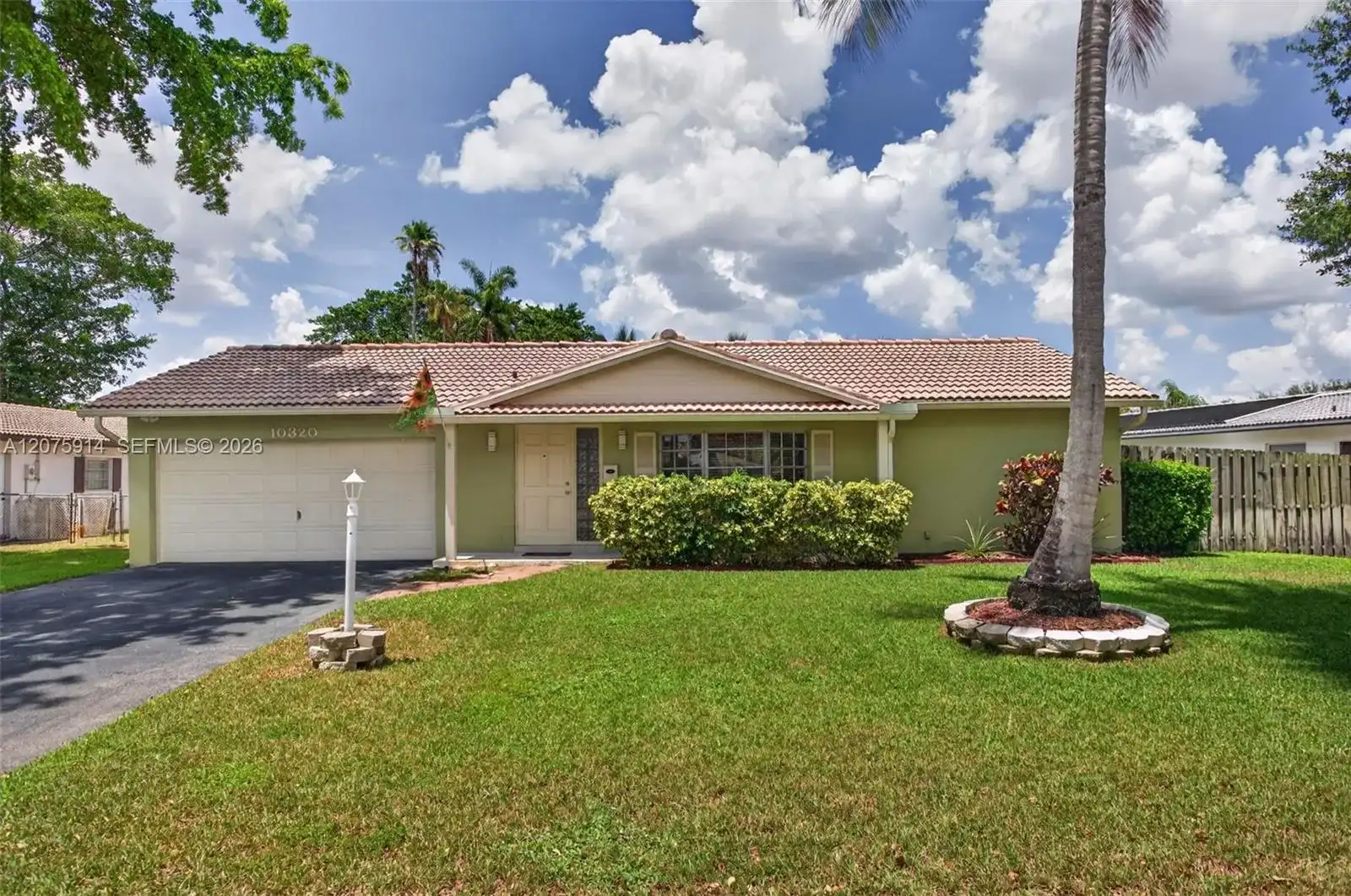 10320 NW 42nd Dr, Coral Springs FL 33065