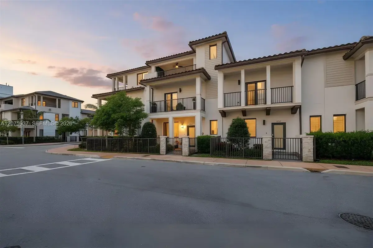 4256 NW 83rd Ave, Doral FL 33166