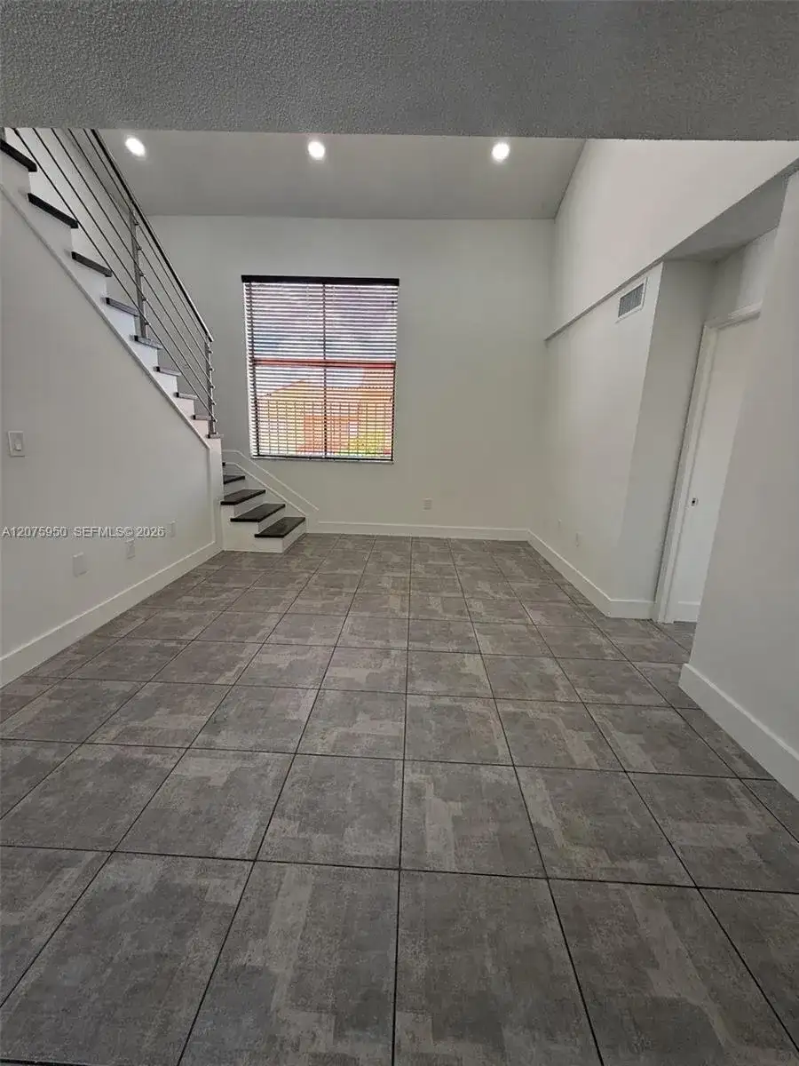 2775 W 61st Pl # 202, Hialeah FL 33016 photo 2
