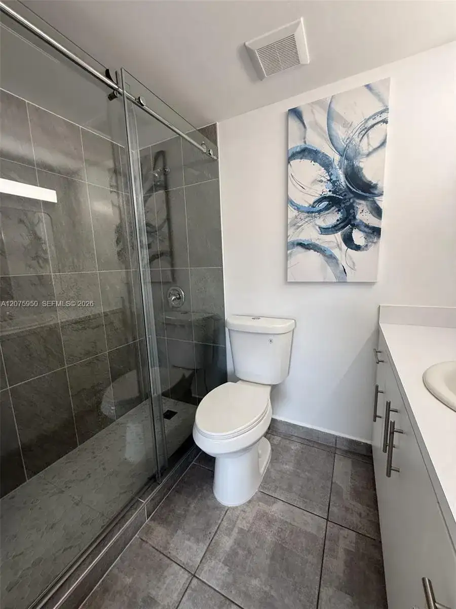 2775 W 61st Pl # 202, Hialeah FL 33016 photo 5