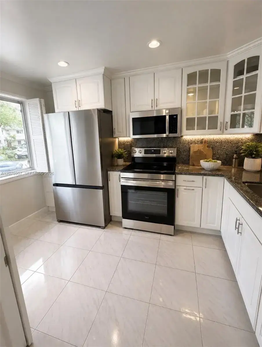 3591 Inverrary Dr # 104, Lauderhill FL 33319