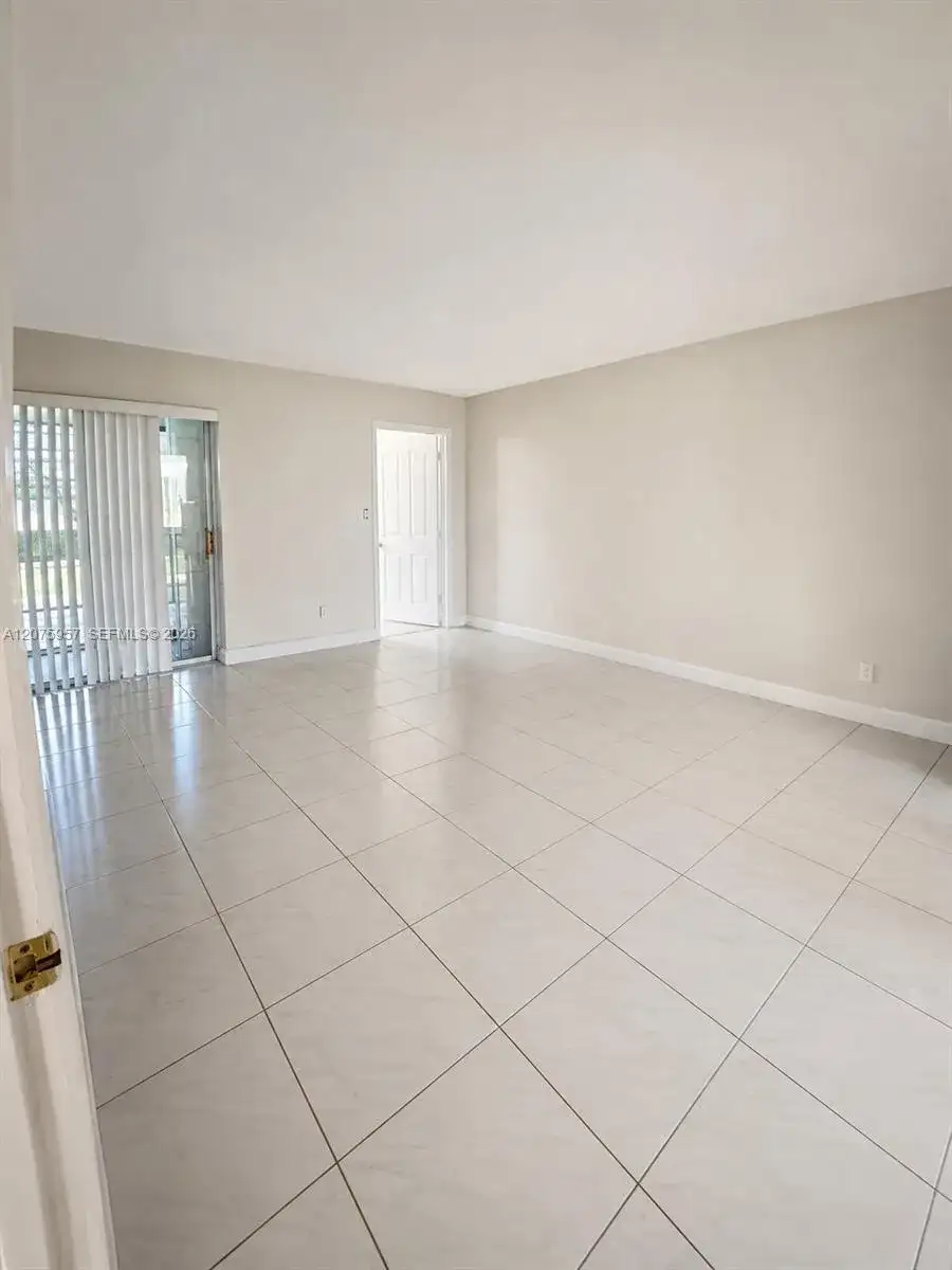 3591 Inverrary Dr # 104, Lauderhill FL 33319 photo 3