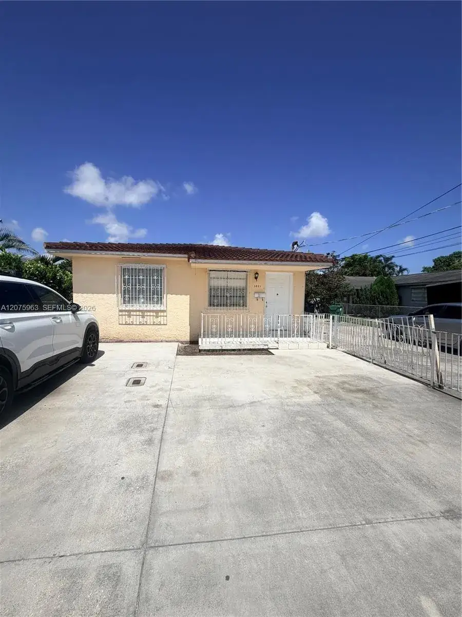 3821 SW 89th Ct, Miami FL 33165