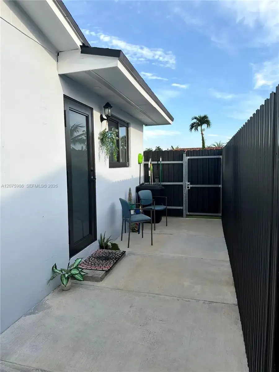 14072 SW 80th St, Miami FL 33183 photo 2