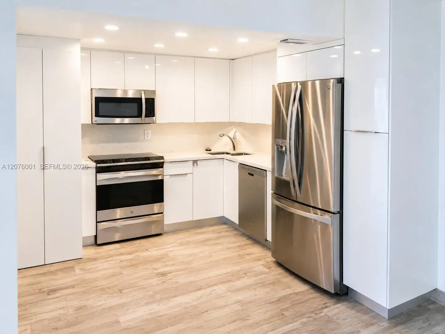 2333 Brickell Ave. # 2309, Miami FL 33129 photo 2