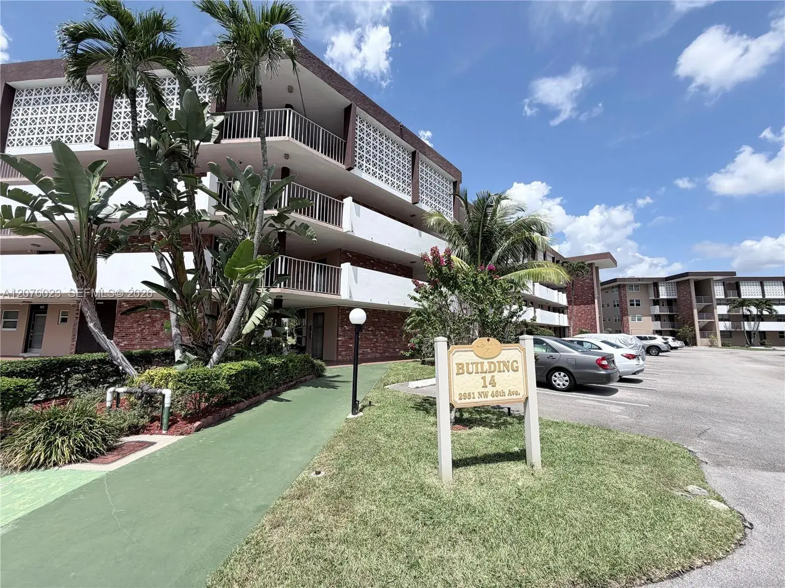 2951 NW 46th Ave # 109, Lauderdale Lakes FL 33313