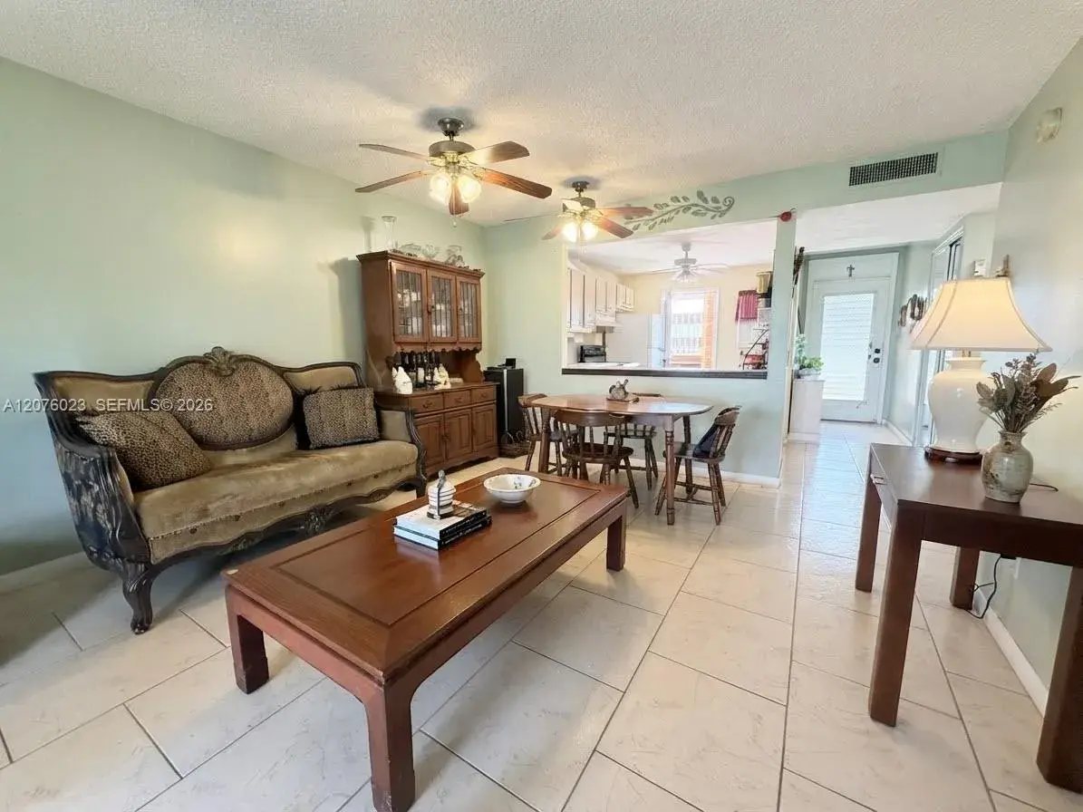 2951 NW 46th Ave # 109, Lauderdale Lakes FL 33313