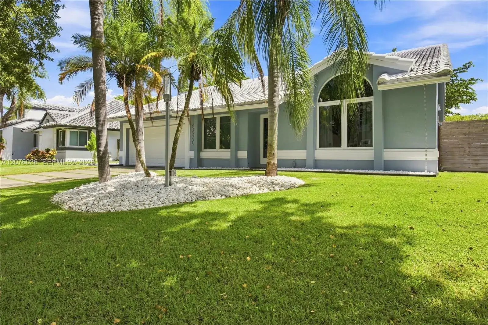 9430 SW 215th Ln, Cutler Bay FL 33189 photo 5
