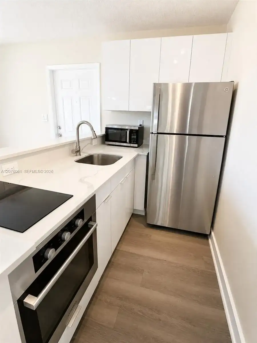 1711 NE 56th St # 5, Fort Lauderdale FL 33334