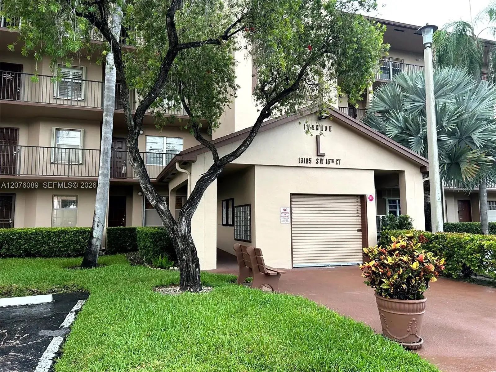 13105 SW 16 CT # 105L, Pembroke Pines FL 33027 photo 2