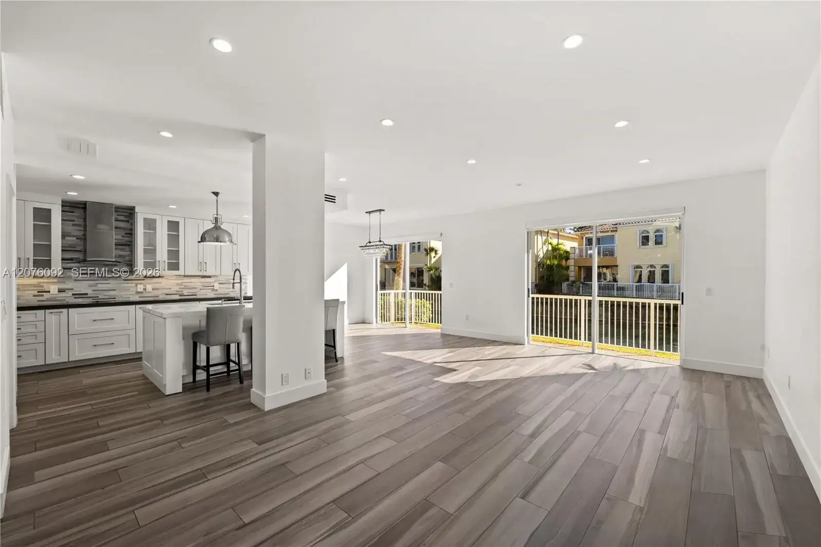 3110 NE 210th Ter, Aventura FL 33180 photo 2