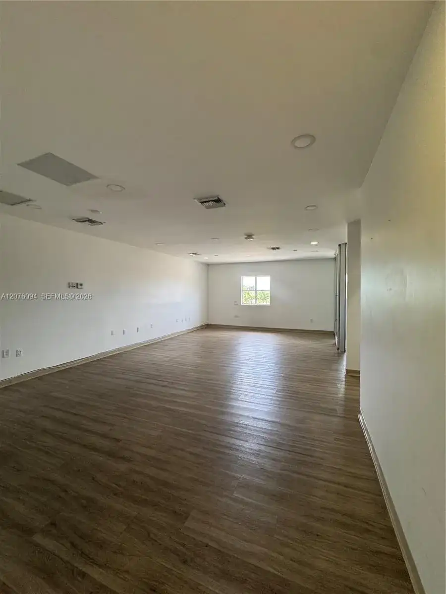 7490 SW 23rd St # 203, Miami FL 33155