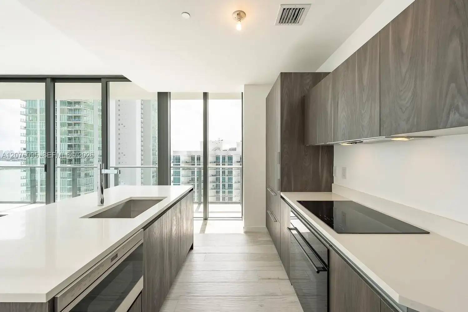 480 NE 31st St # 2101, Miami FL 33137 photo 2