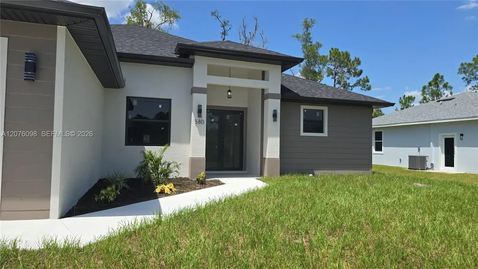 580 WOODVIEW DR, Lehigh Acres FL 33972 photo 4