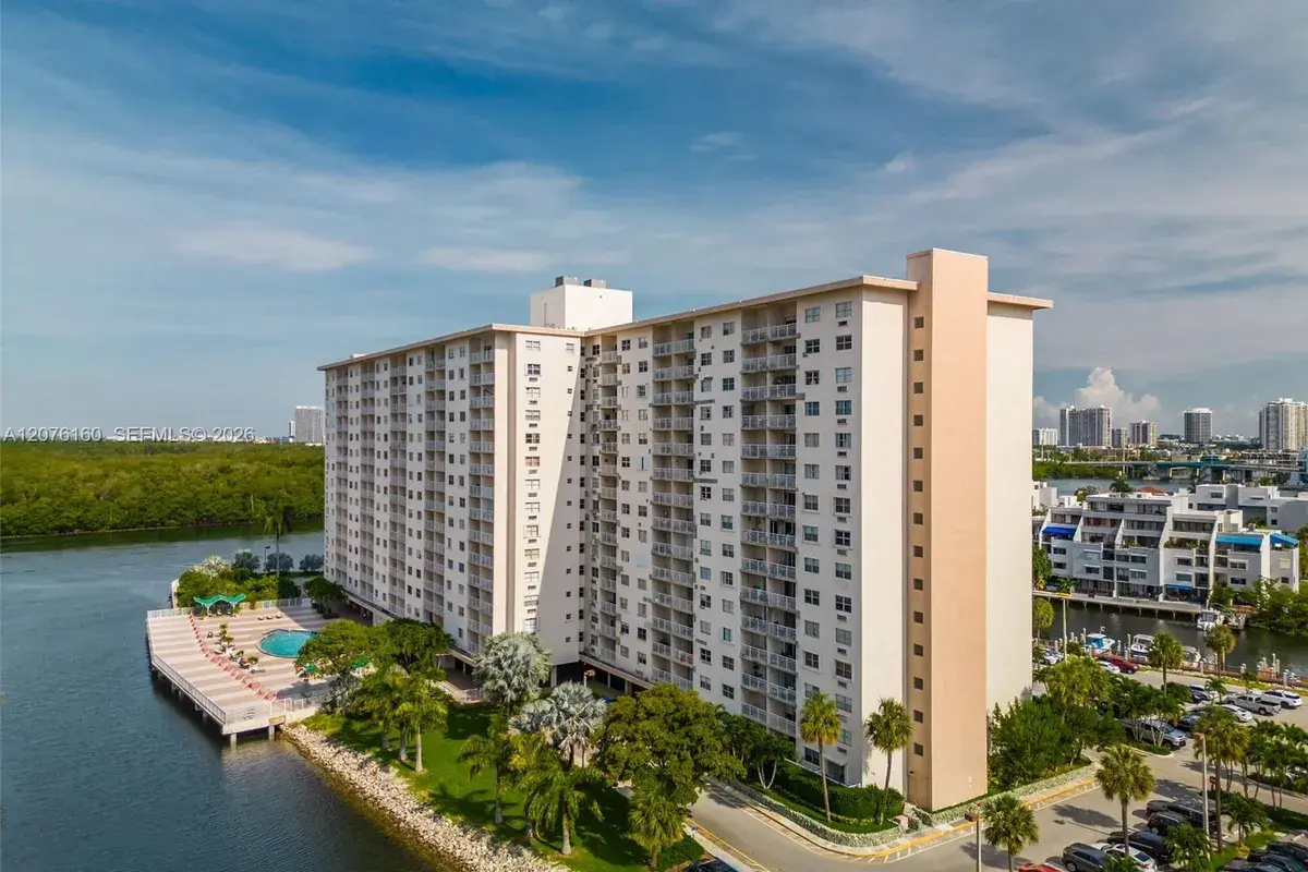 400 Kings Point Dr # 23, Sunny Isles Beach FL 33160