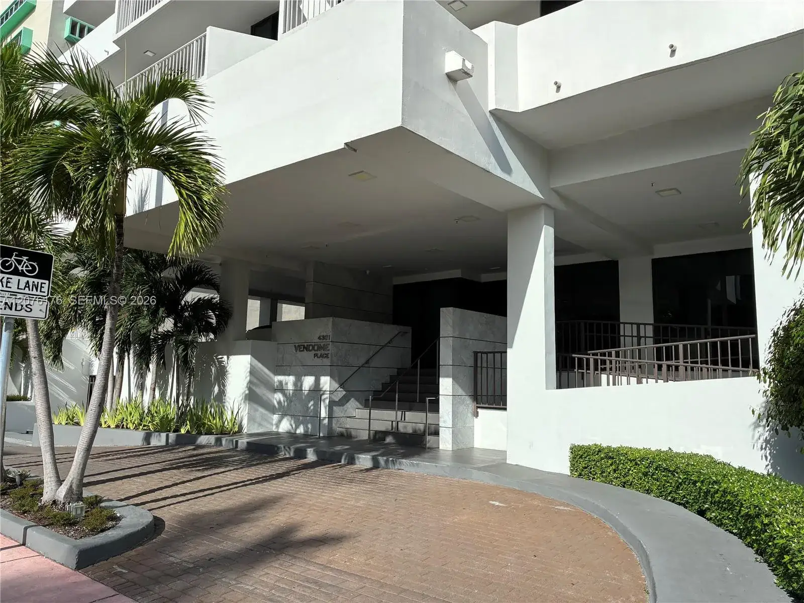 4301 Collins Ave # 402, Miami Beach FL 33140