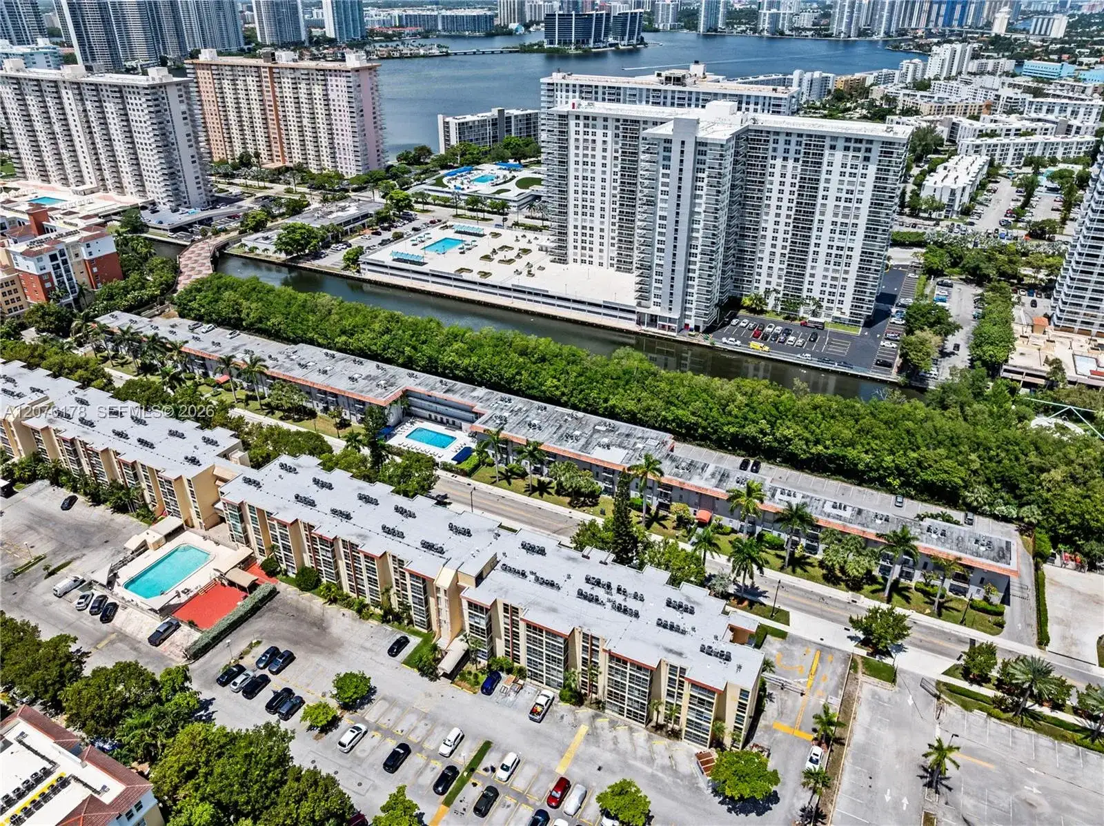 251 172nd St # 321, Sunny Isles Beach FL 33160 photo 5