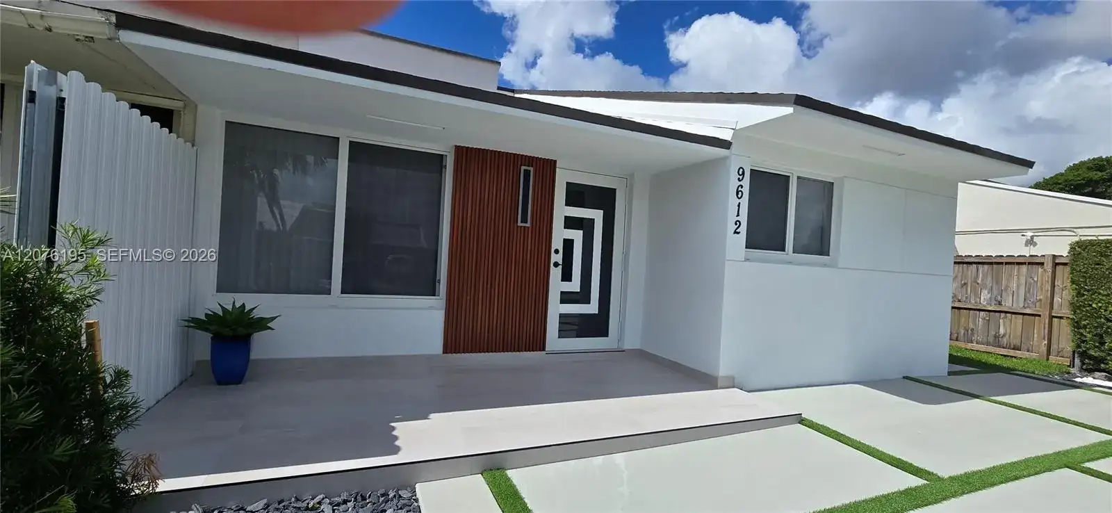 9612 Grand Canal Dr, Miami FL 33174 photo 2