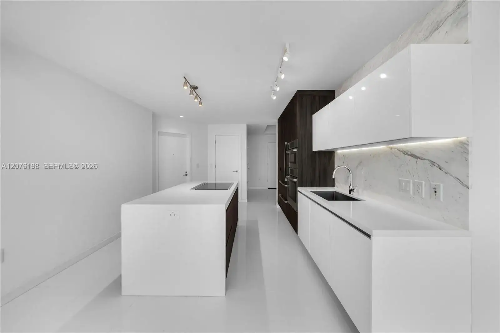 851 NE 1st AVE # 2106, Miami FL 33132 photo 2