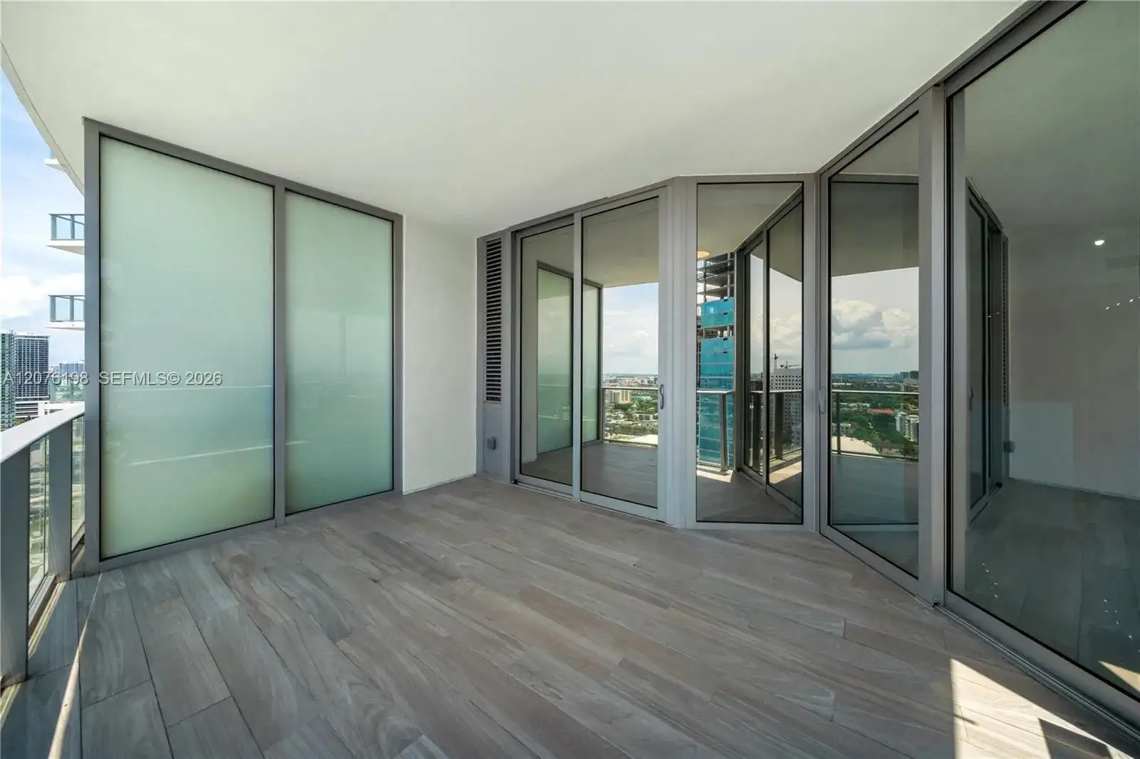 851 NE 1st AVE # 2106, Miami FL 33132 photo 3