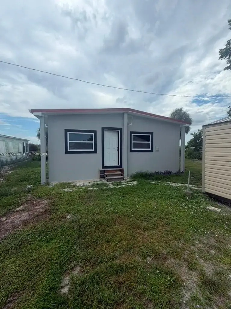 402 Frances Circle, Other City - In The State Of Florida FL 33570