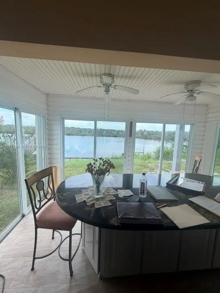 402 Frances Circle, Other City - In The State Of Florida FL 33570 photo 2