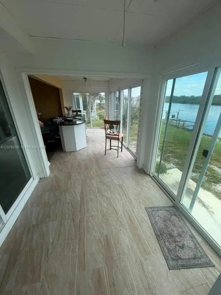 402 Frances Circle, Other City - In The State Of Florida FL 33570 photo 3