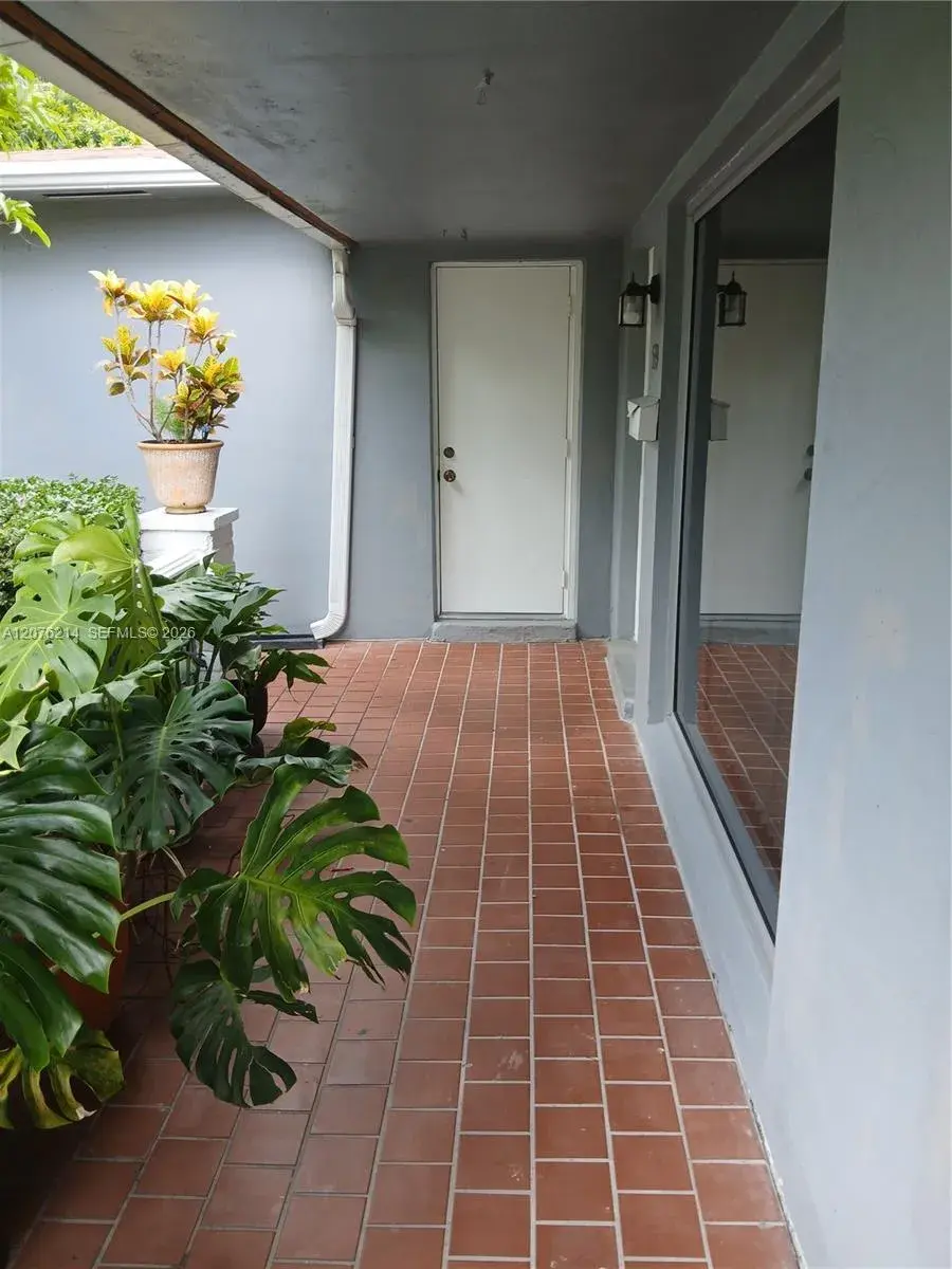 539 S Rainbow Dr # 539, Hollywood FL 33021