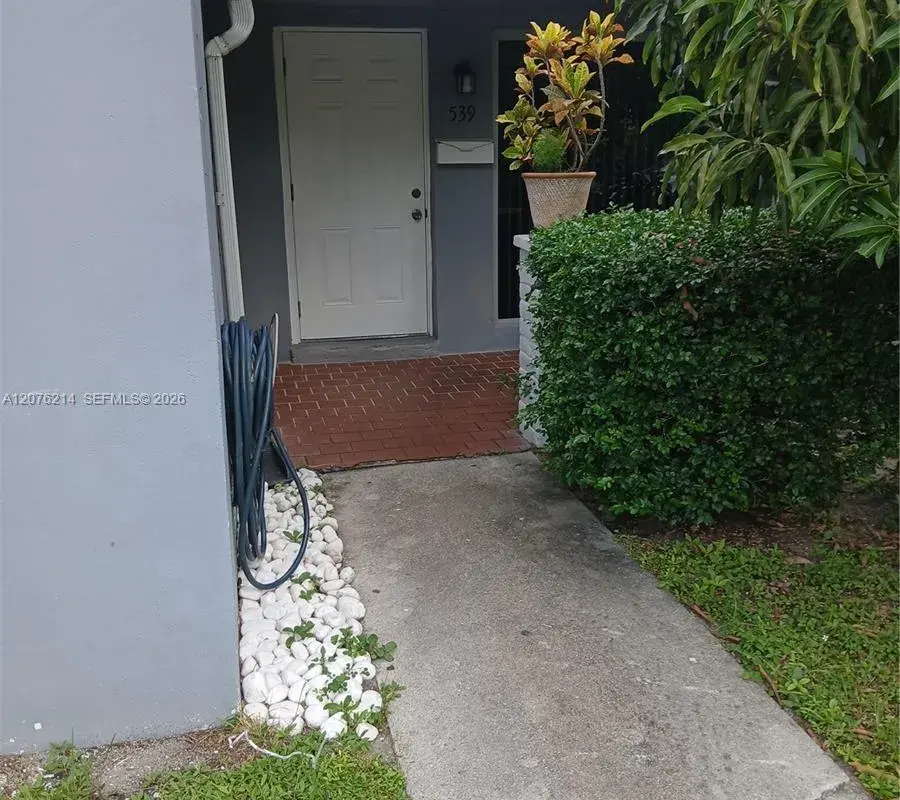 539 S Rainbow Dr # 539, Hollywood FL 33021
