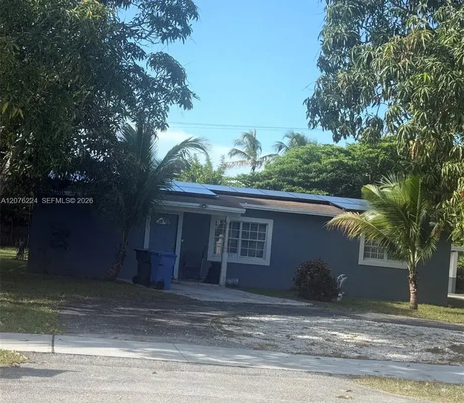 607 NW 42nd St, Oakland Park FL 33309