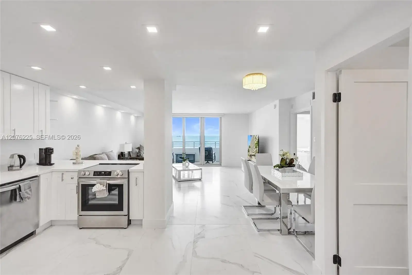 5555 Collins Ave # 9M, Miami Beach FL 33140 photo 2
