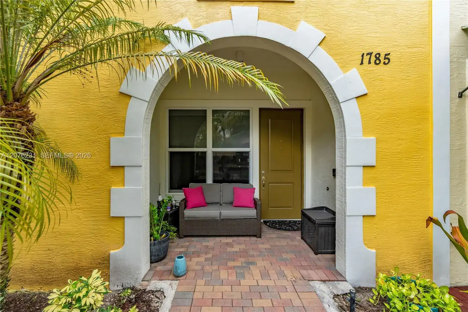 1785 NW 124th Pl, Pembroke Pines FL 33028 photo 2
