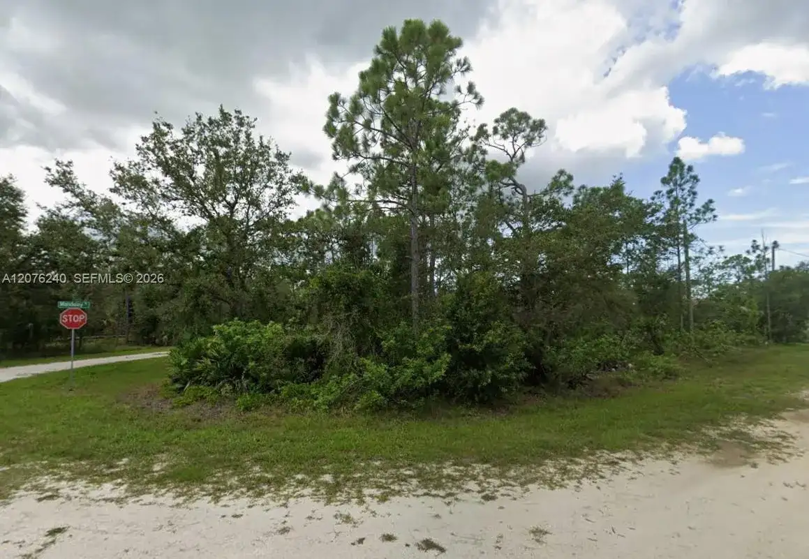 28047 Aloha Dr, Other City - In The State Of Florida FL 33955 photo 2