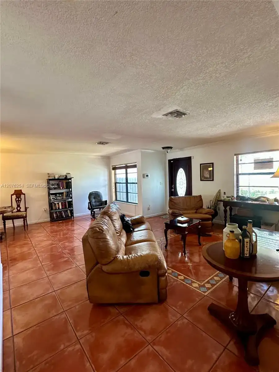 10330 Puerto Rico Dr, Cutler Bay FL 33189 photo 2