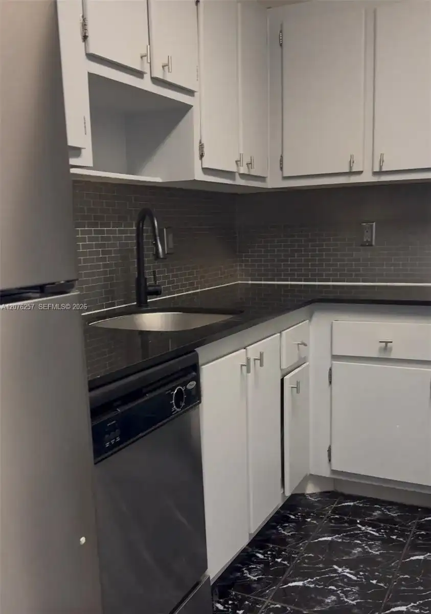 1300 NE Miami Gardens Dr # 803E, Miami FL 33179
