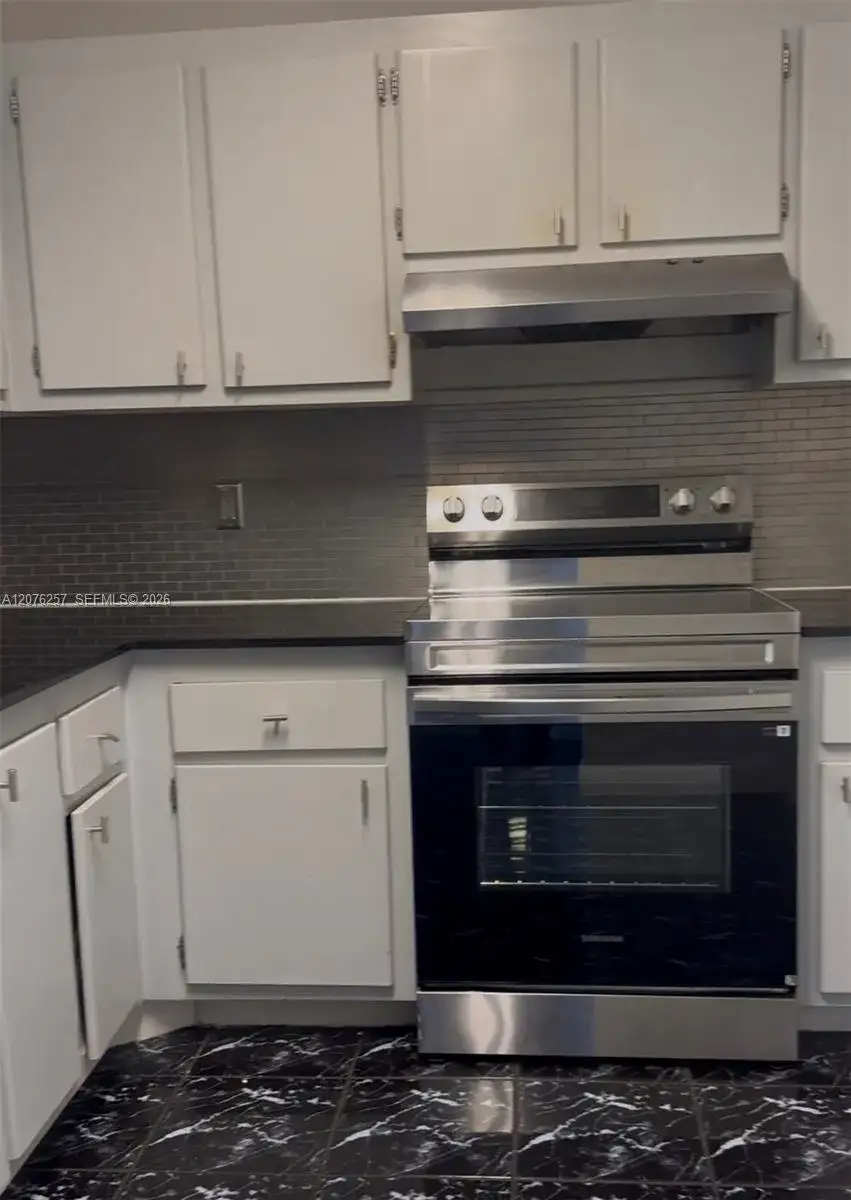 1300 NE Miami Gardens Dr # 803E, Miami FL 33179 photo 2