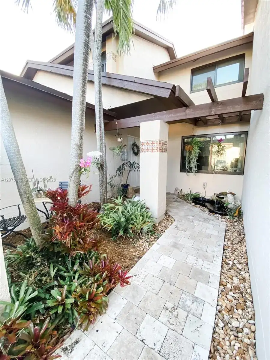 10050 SW 137th Ct, Miami FL 33186 photo 2