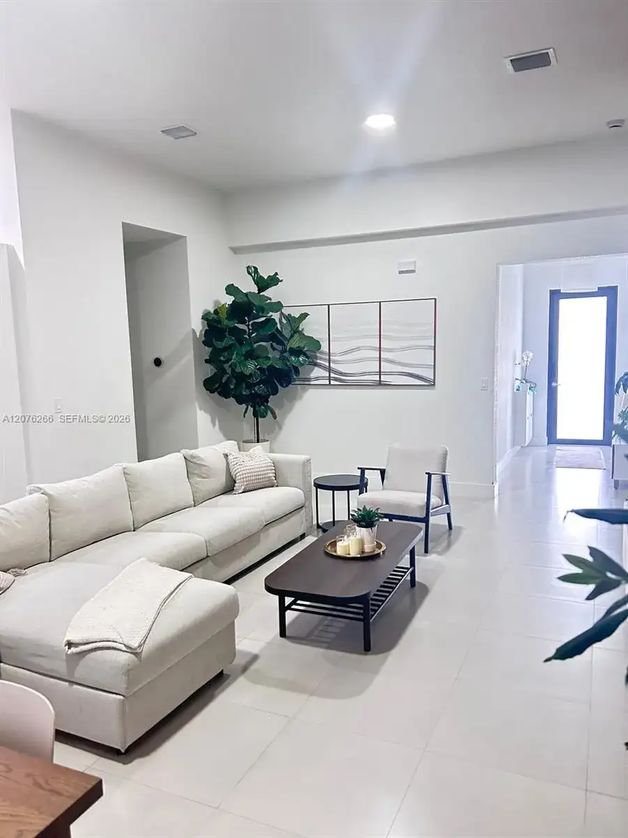 14435 SW 13th Ter, Miami FL 33184 photo 5