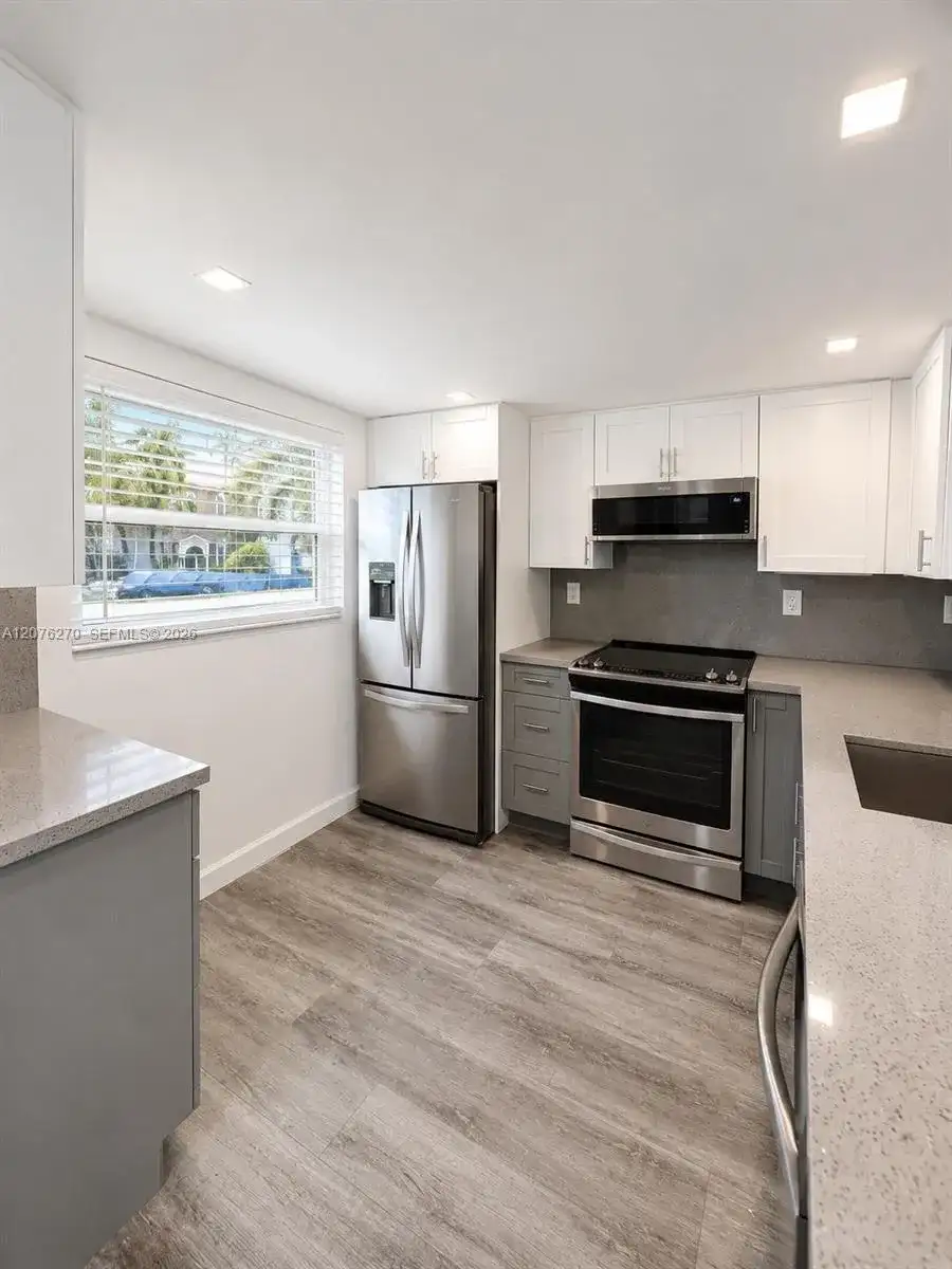 4000 NE 170th St # 206, North Miami Beach FL 33160 photo 3