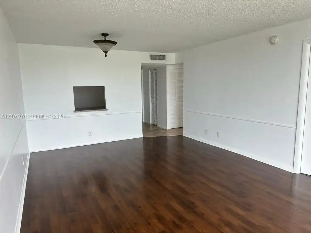 500 Executive Center Dr # 3A, West Palm Beach FL 33401