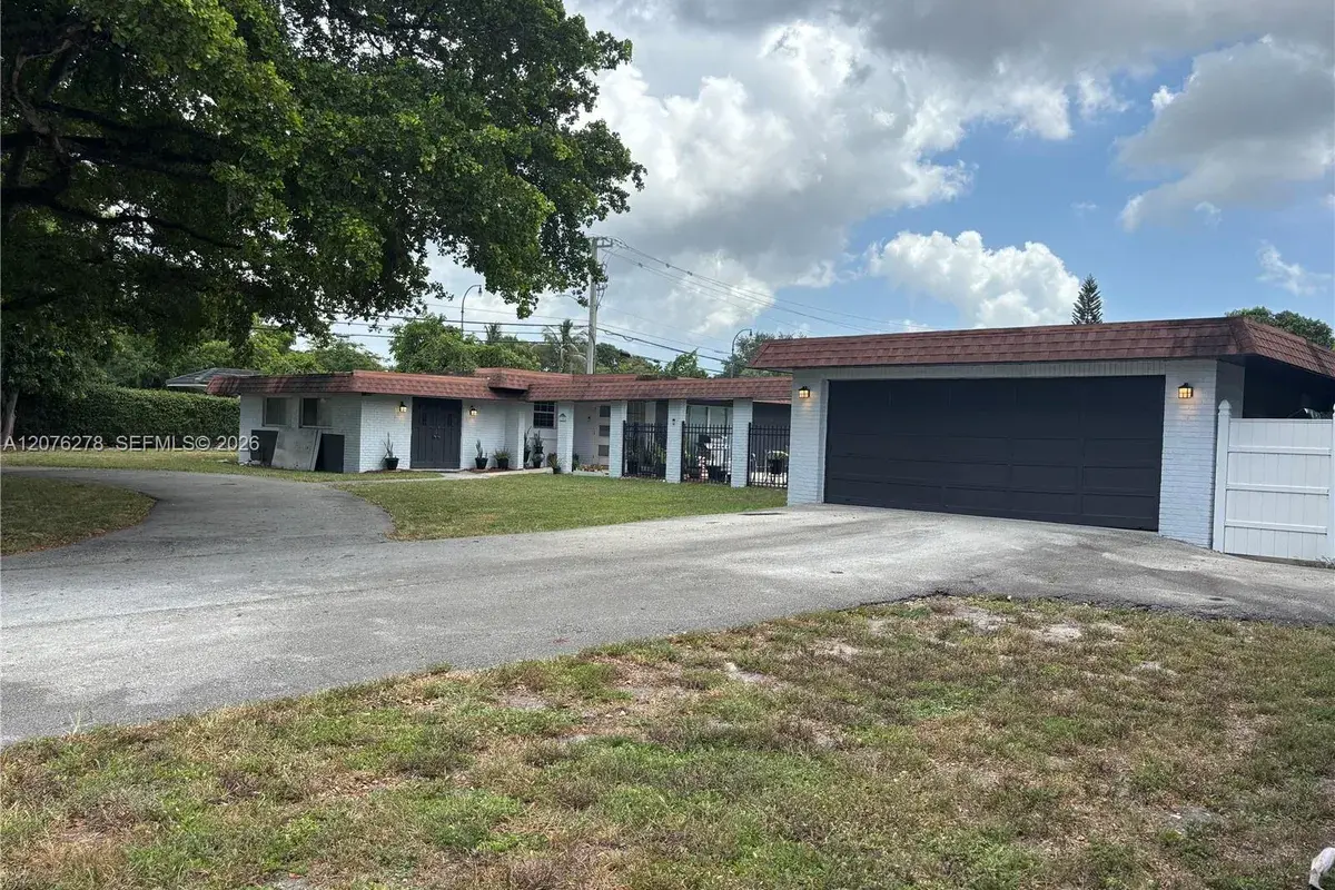 10 SW 46th Ave, Plantation FL 33317