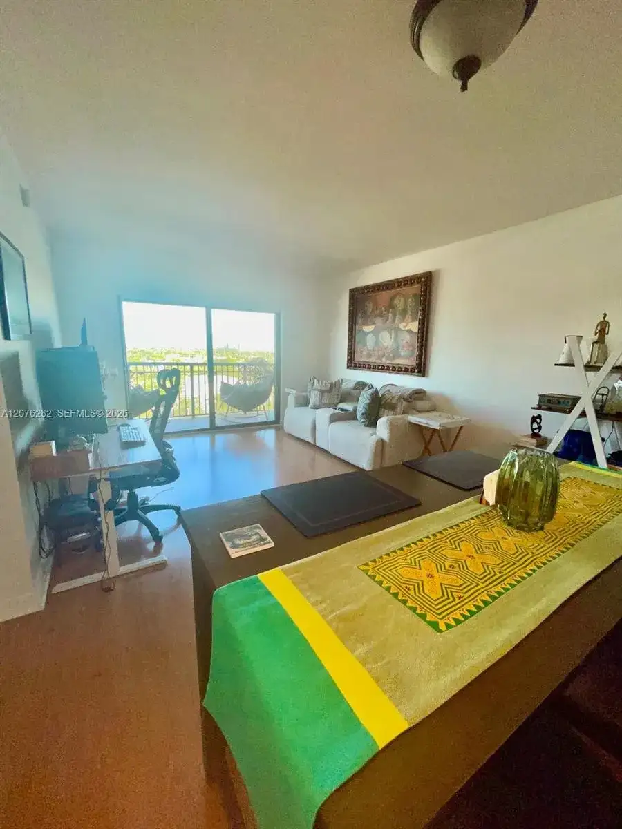 4242 NW 2nd St # 1007, Miami FL 33126 photo 2