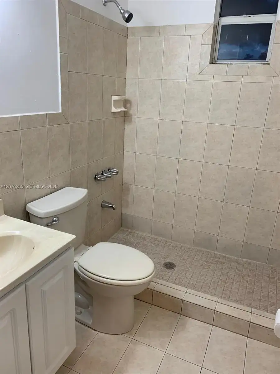 200 NW 34th Ave, Miami FL 33125 photo 5