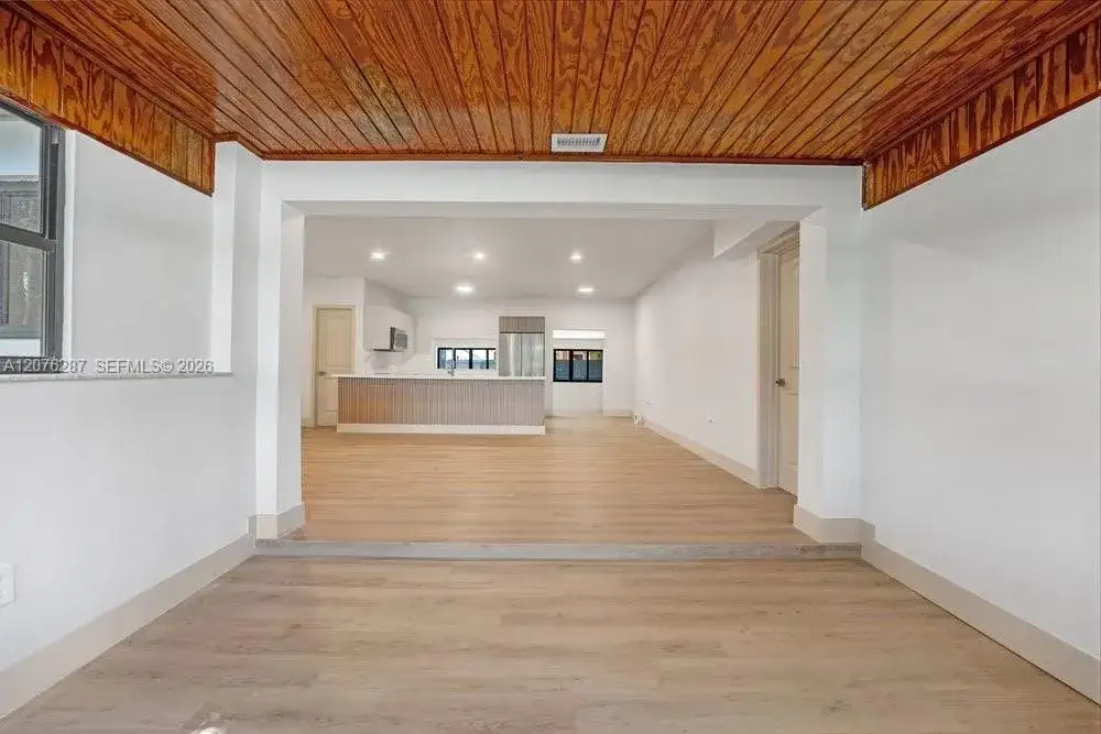 450 NW 140th St, Miami FL 33168 photo 3
