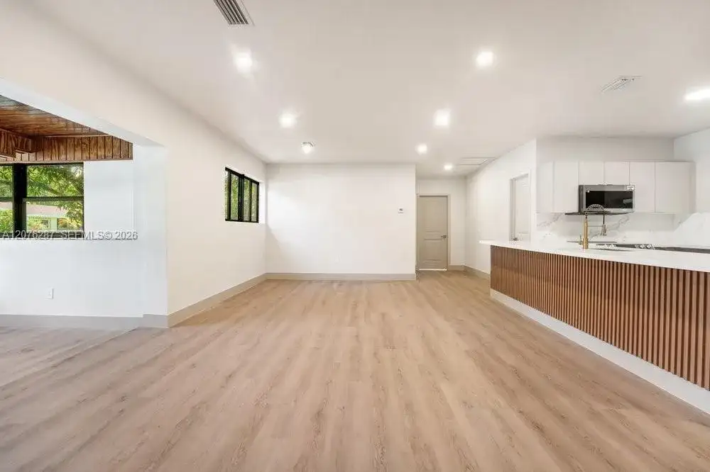450 NW 140th St, Miami FL 33168 photo 5
