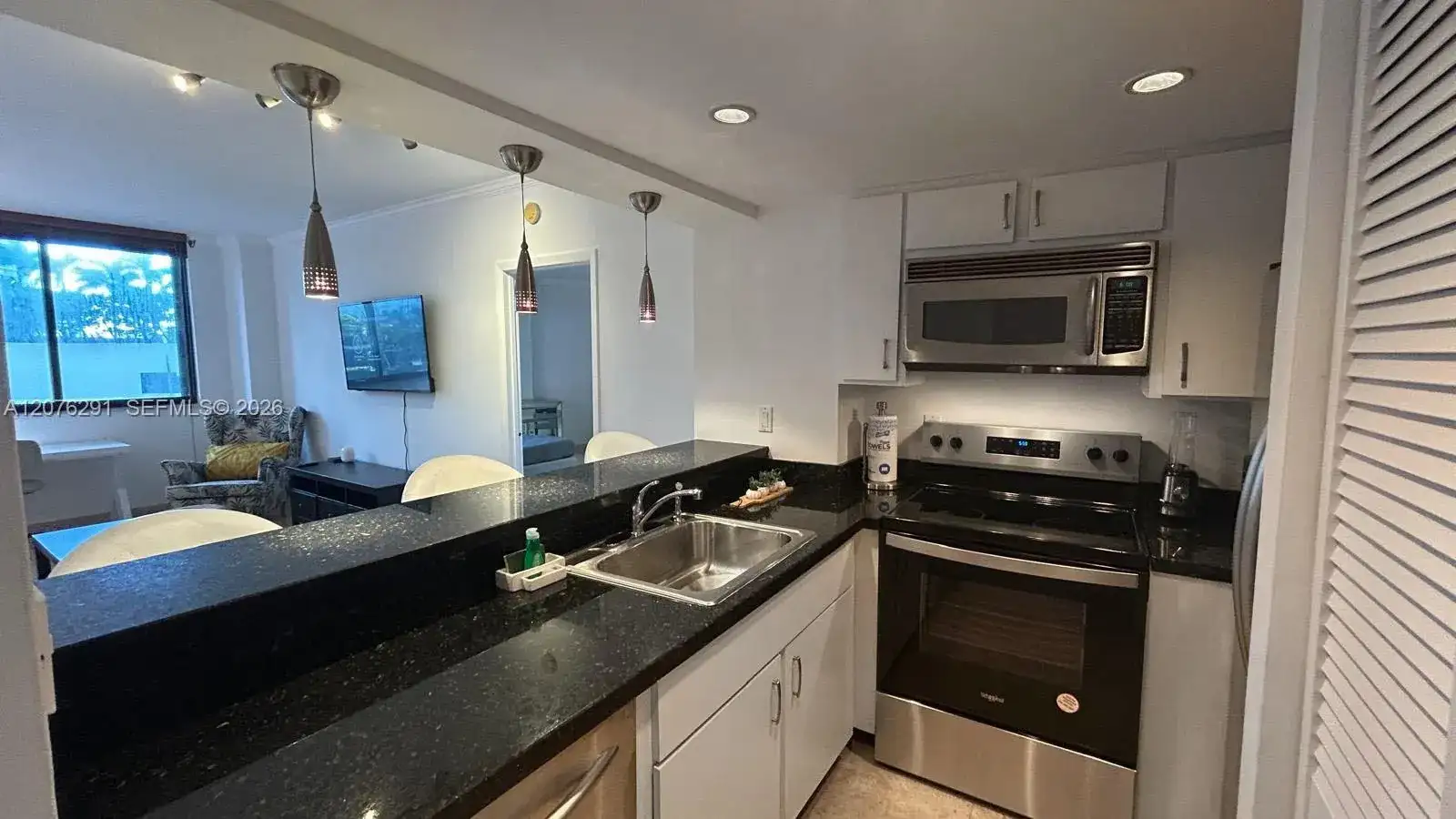 540 Brickell Key Dr # 512, Miami FL 33131 photo 2