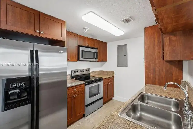 36 NW 6th Ave # 3, Miami FL 33128 photo 4