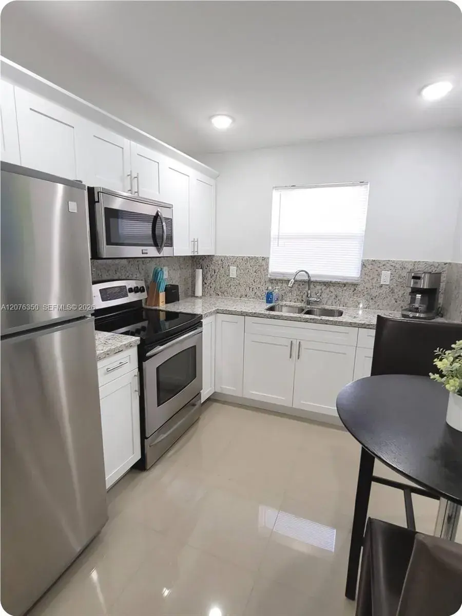 1723 Wiley St, Hollywood FL 33020