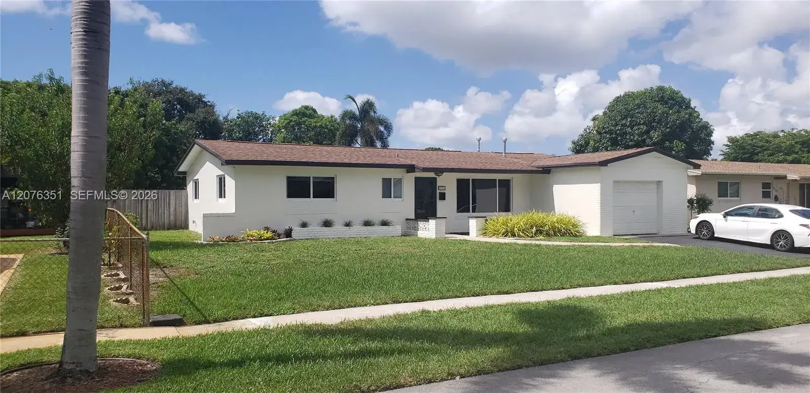 8320 NW 24th Ct, Pembroke Pines FL 33024 photo 5