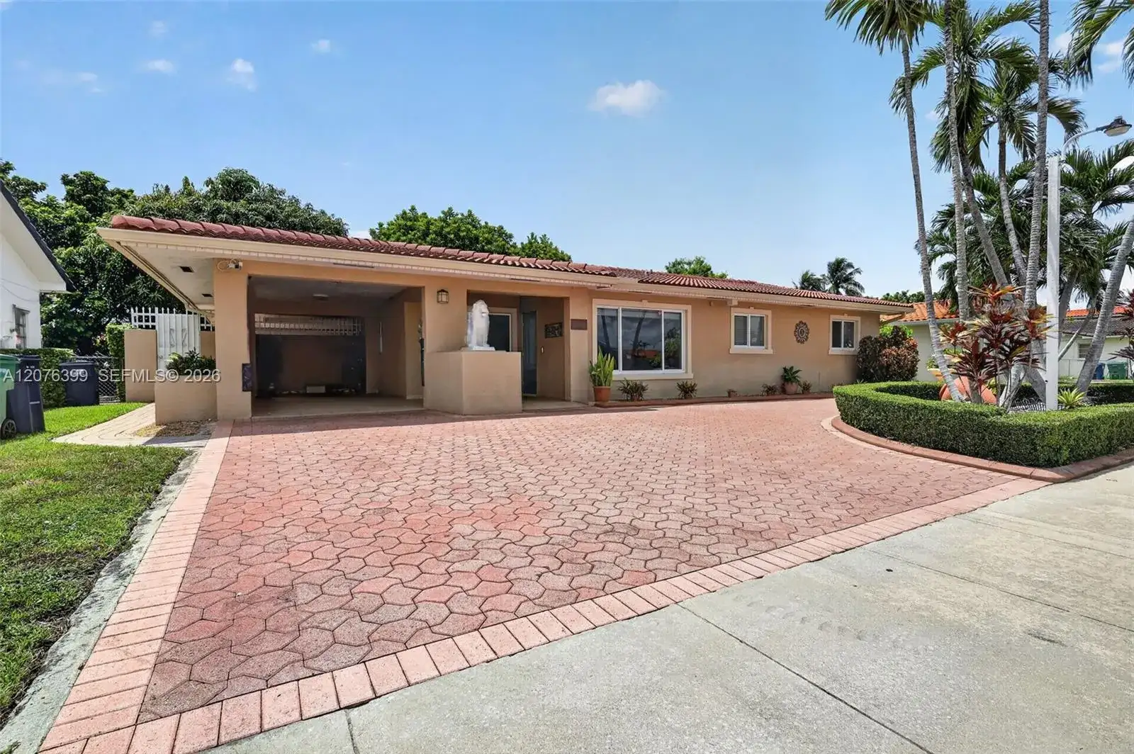8936 SW 11th St, Miami FL 33174 photo 2